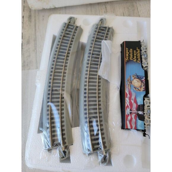 Hawthorne Semper Fidelis Engine USMC Express village train xmas - Picture 9 of 9